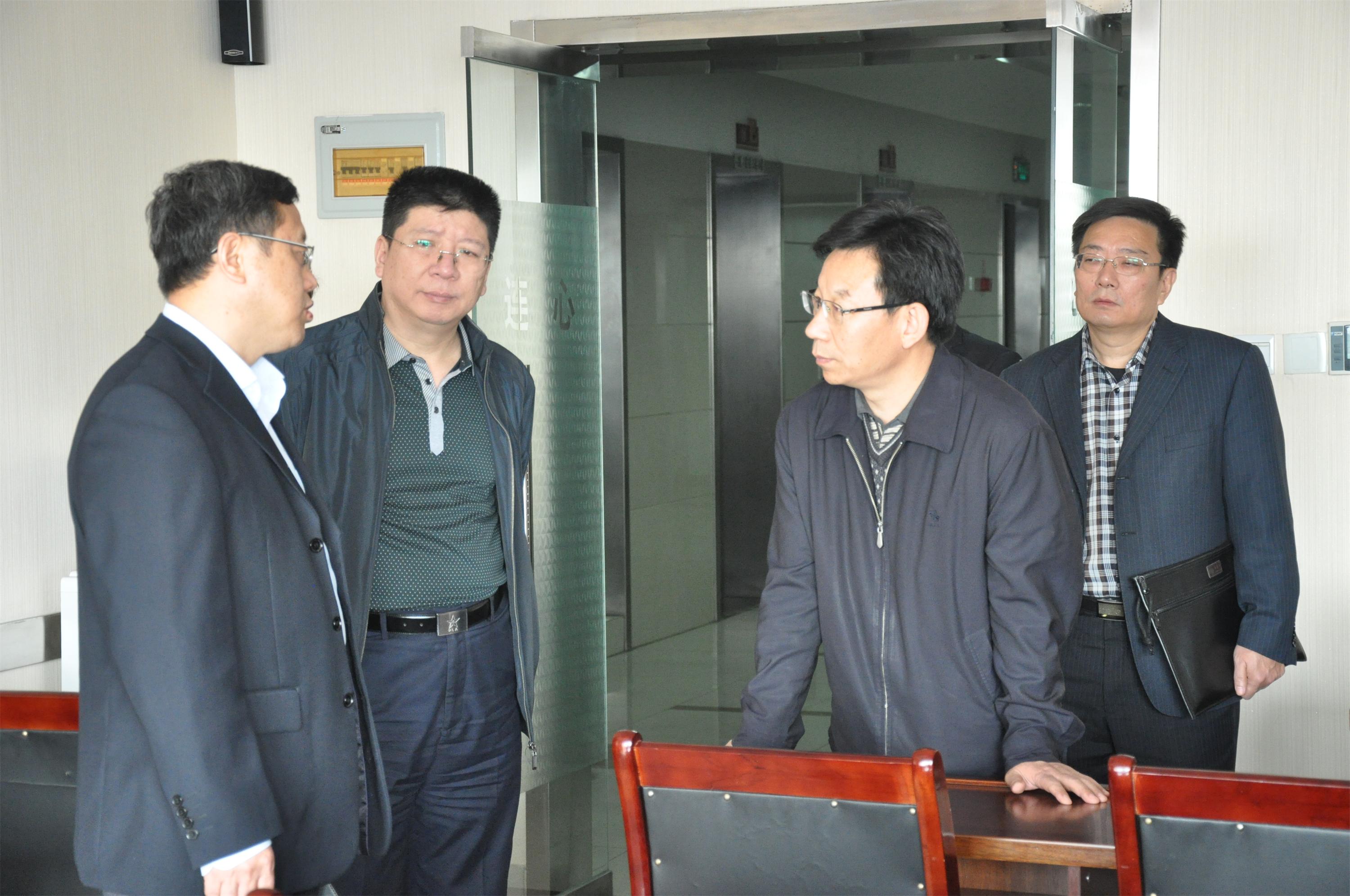 濟南市總工會(huì )領(lǐng)導蒞臨連心物業(yè)指導工作