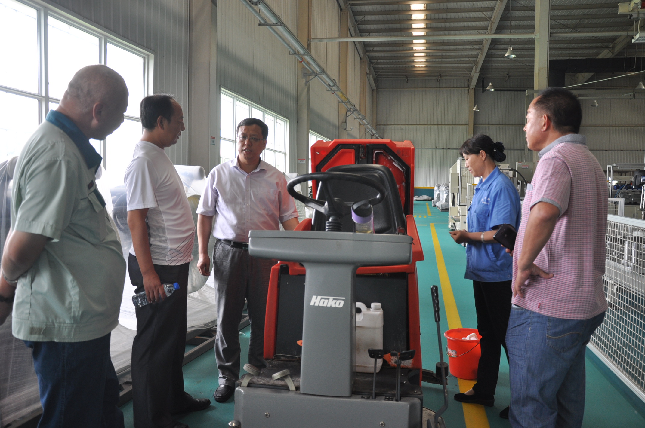 用心去做，快樂(lè )服務(wù)，提服務(wù)水平<br/>攜手共進(jìn)，不斷創(chuàng  )新，筑連心品牌