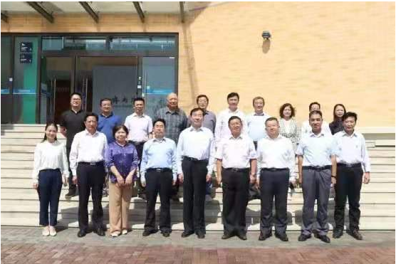 連心物業(yè)保障濟南市政協(xié)領(lǐng)導蒞臨濟南外國語(yǔ)學(xué)校調研